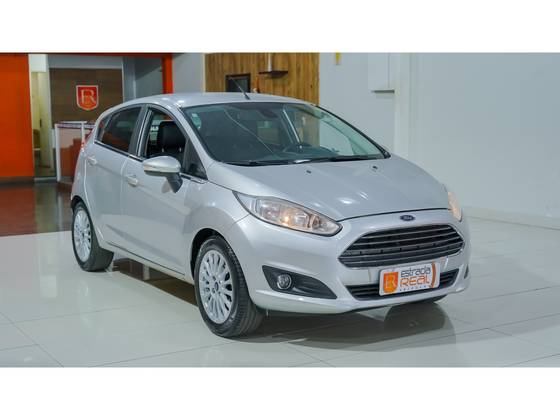 FORD FIESTA 1.6 TITANIUM HATCH 16V FLEX 4P POWERSHIFT FORD FIESTA 1.6 TITANIUM HATCH 16V FLEX 4P POWERSHIFT